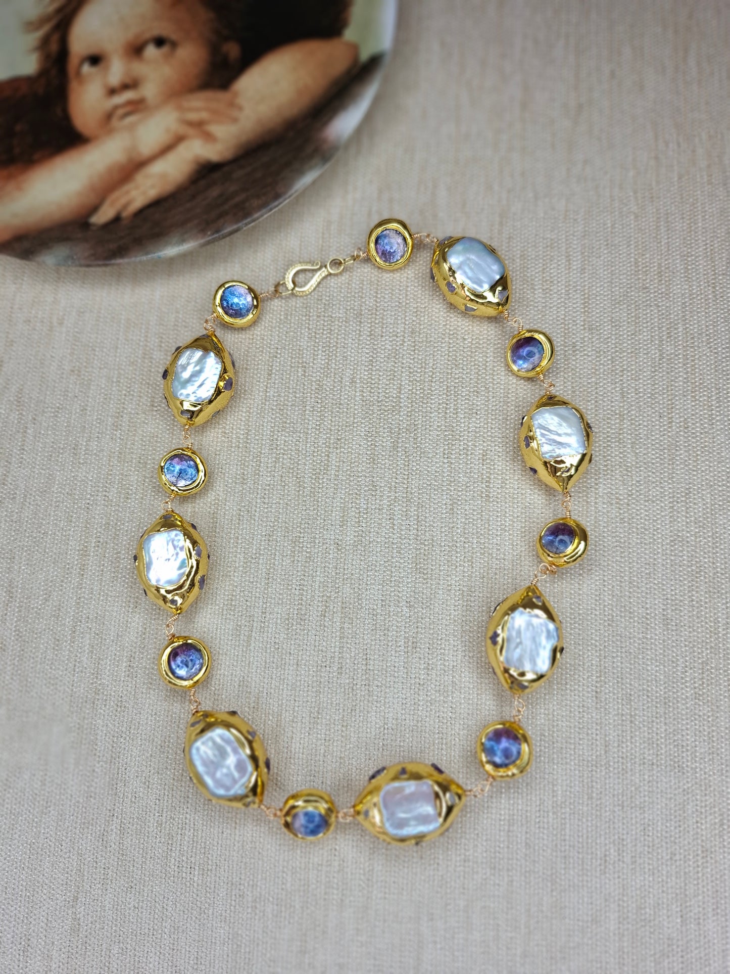 Lunar Aura