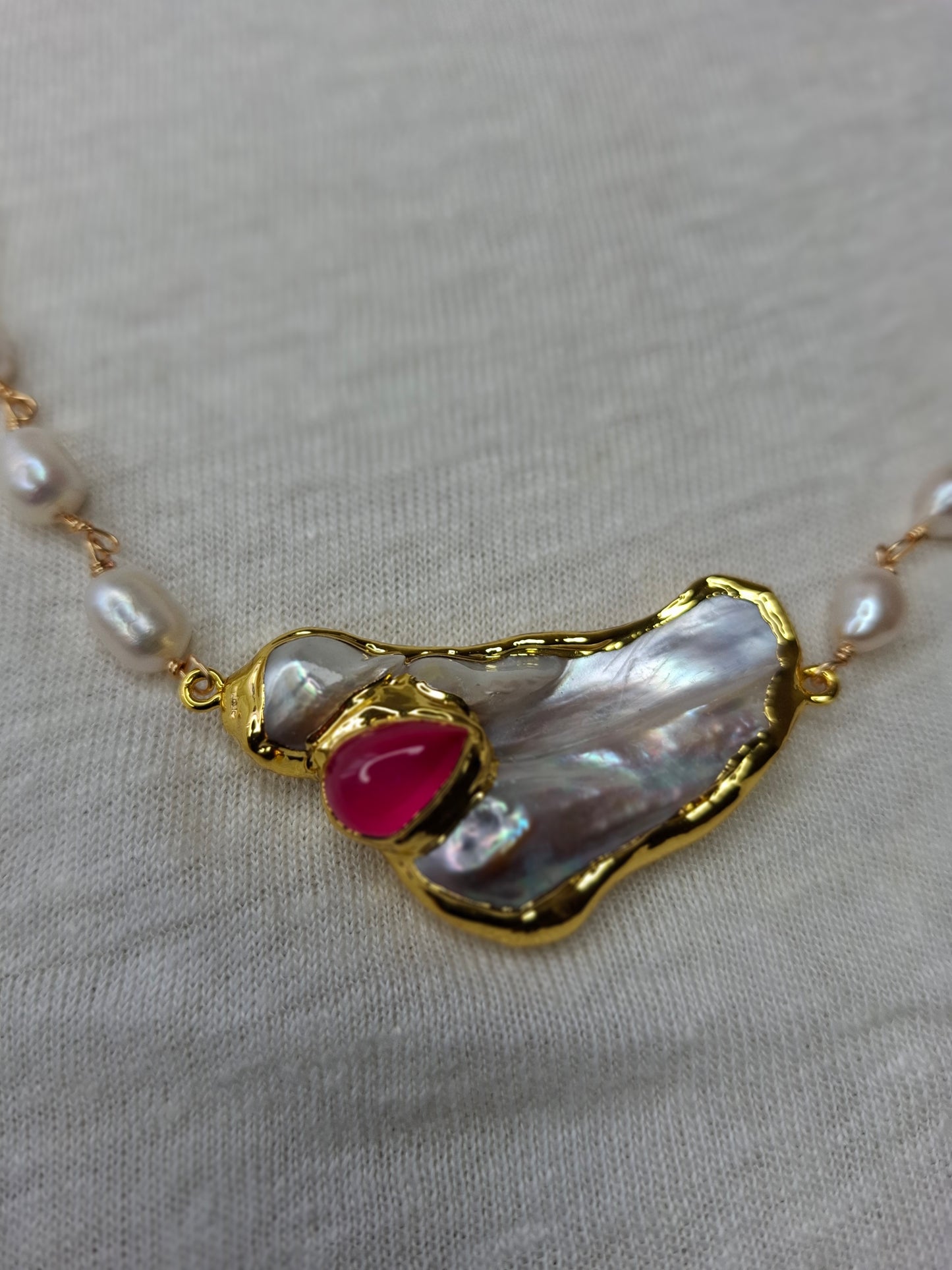 Perla Rosa Necklace